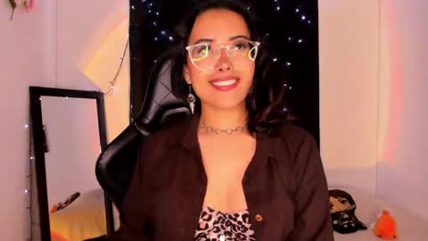 Snapshot of poison_willow chatting on 01.23.25 Willow                      Hours 12pm to 630pm Colombian time FRIDAY AND SUNDAY FREE DAYS online show from 01.23.25