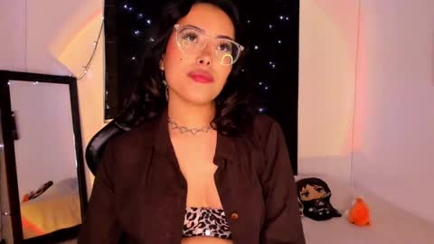 Snapshot of poison_willow chatting on 01.23.25 Willow                      Hours 12pm to 630pm Colombian time FRIDAY AND SUNDAY FREE DAYS online show from 01.23.25