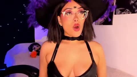 Snapshot of poison_willow chatting on 01.26.25 Willow                      Hours 12pm to 630pm Colombian time FRIDAY AND SUNDAY FREE DAYS online show from 01.26.25