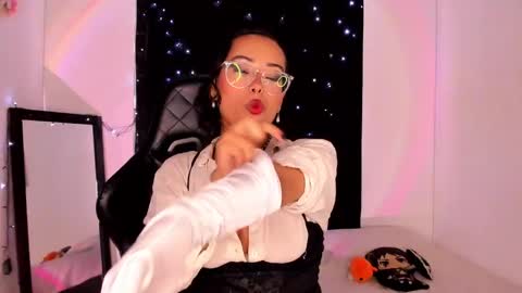 Snapshot of poison_willow chatting on 01.27.25 Willow                      Hours 12pm to 630pm Colombian time FRIDAY AND SUNDAY FREE DAYS online show from 01.27.25