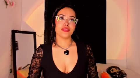 Snapshot of poison_willow chatting on 02.04.25 Willow                      Hours 12pm to 630pm Colombian time FRIDAY AND SUNDAY FREE DAYS online show from 02.04.25