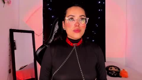 Snapshot of poison_willow chatting on 02.05.25 Willow                      Hours 12pm to 630pm Colombian time FRIDAY AND SUNDAY FREE DAYS online show from 02.05.25