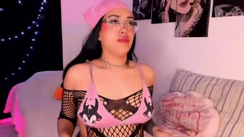 Snapshot of poison_willow chatting on 02.13.25 Willow                      Hours 12pm to 630pm Colombian time FRIDAY AND SUNDAY FREE DAYS online show from 02.13.25