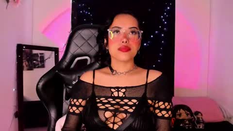 Snapshot of poison_willow chatting on 03.06.25 Willow                      Hours 12pm to 630pm Colombian time FRIDAY AND SUNDAY FREE DAYS online show from 03.06.25