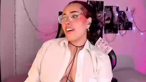 Snapshot of poison_willow chatting on 09.17.25 Willow                      Hours 12pm to 630pm Colombian time FRIDAY AND SUNDAY FREE DAYS online show from 09.17.25