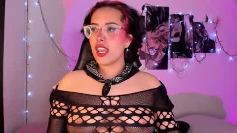 Snapshot of poison_willow chatting on 09.22.25 Willow                      Hours 12pm to 630pm Colombian time FRIDAY AND SUNDAY FREE DAYS online show from 09.22.25