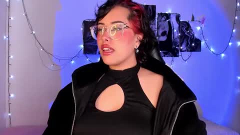 Snapshot of poison_willow chatting on 10.01.25 Willow                      Hours 12pm to 630pm Colombian time FRIDAY AND SUNDAY FREE DAYS online show from 10.01.25