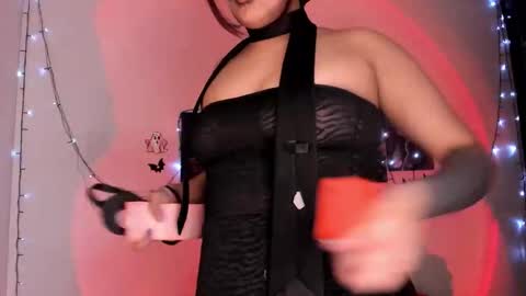 Snapshot of poison_willow chatting on 10.16.25 Willow                      Hours 12pm to 630pm Colombian time FRIDAY AND SUNDAY FREE DAYS online show from 10.16.25