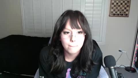 Snapshot of pokiepoki chatting on 12.22.25 jada online show from 12.22.25