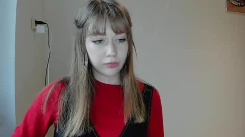 Snapshot of polihoney chatting on 04.19.26 Polina online show from 04.19.26