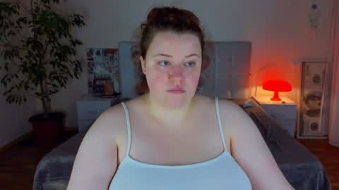 Snapshot of polinasallivan chatting on 06.28.26 Polina online show from 06.28.26