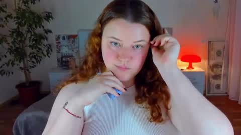 Snapshot of polinasallivan chatting on 07.19.26 Polina online show from 07.19.26