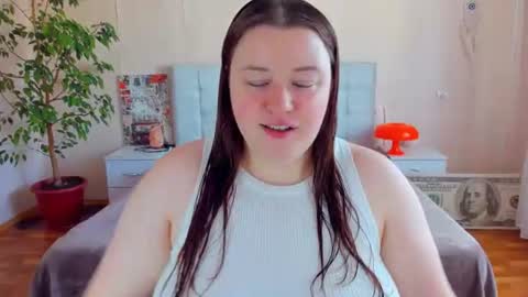 Snapshot of polinasallivan chatting on 07.28.26 Polina online show from 07.28.26