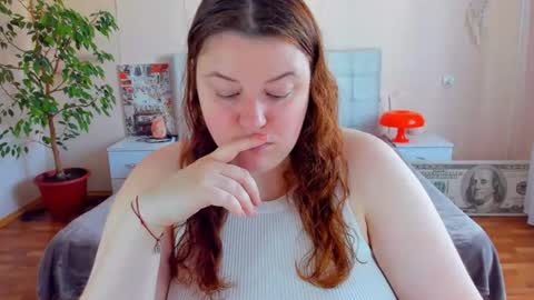 Snapshot of polinasallivan chatting on 07.28.26 Polina online show from 07.28.26