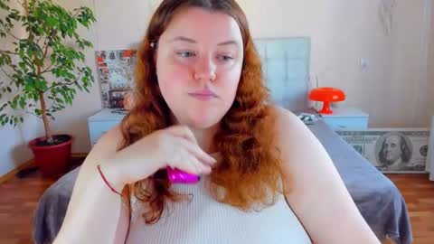 Snapshot of polinasallivan chatting on 07.28.26 Polina online show from 07.28.26