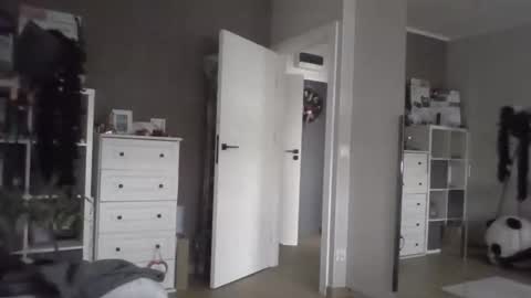 Snapshot of polish2000 chatting on 12.17.25 Polish Boy online show from 12.17.25