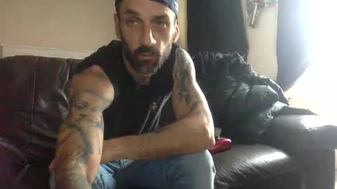 Snapshot of polla101 chatting on 10.18.25 aquiles online show from 10.18.25