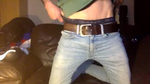 Snapshot of polla101 chatting on 02.21.26 aquiles online show from 02.21.26