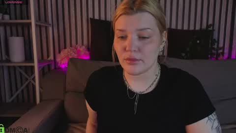 Snapshot of polly__mayer chatting on 05.10.26 Polly online show from 05.10.26