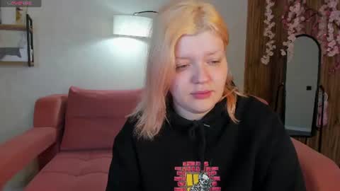 Snapshot of polly__mayer chatting on 06.18.26 Polly online show from 06.18.26