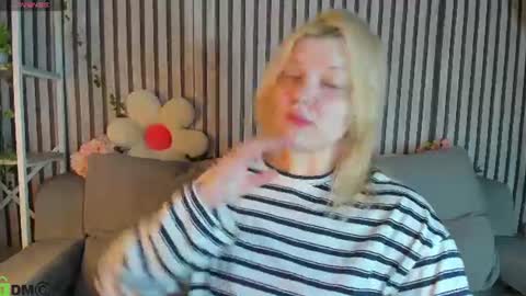 Polly online show from 08.03.26