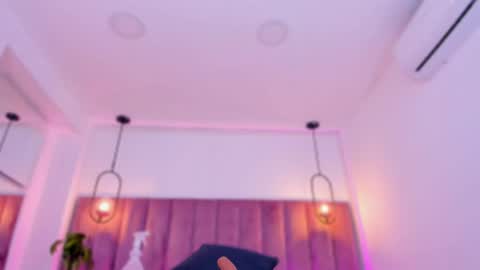 POLLY online show from 04.21.26