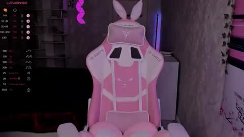 Snapshot of pollyhill1 chatting on 11.10.25 online show from 11.10.25