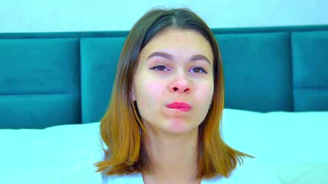 Snapshot of pollylanders chatting on 01.13.25 Polly online show from 01.13.25