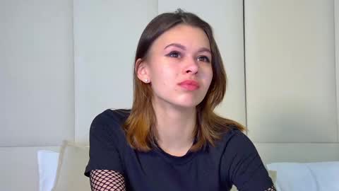 Snapshot of pollylanders chatting on 02.18.25 Polly online show from 02.18.25