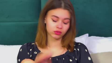 Snapshot of pollylanders chatting on 02.19.25 Polly online show from 02.19.25