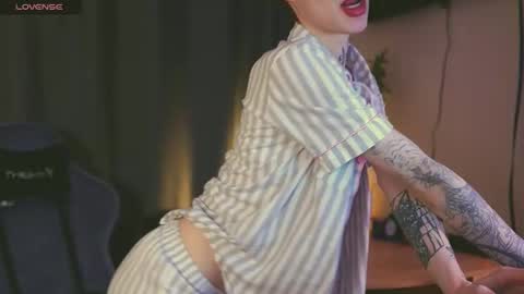 Megan.online  online show from 02.19.25