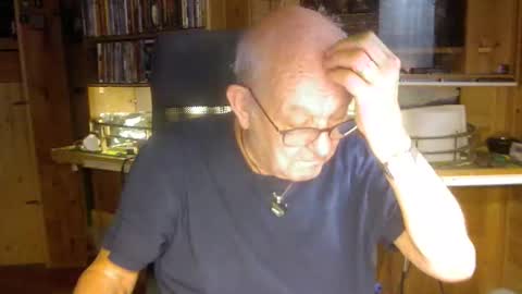 Snapshot of pomme1949 chatting on 03.04.26 pomme1949 online show from 03.04.26