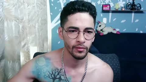 Snapshot of ponzothc chatting on 11.17.25 ponzothc online show from 11.17.25