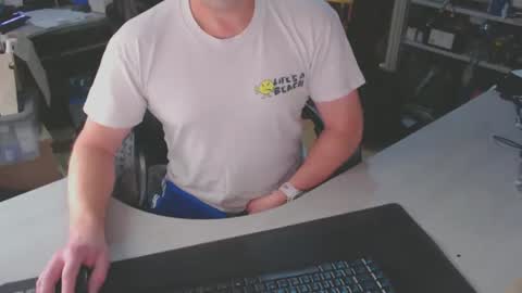 Snapshot of poodledude chatting on 01.28.25 Dave online show from 01.28.25