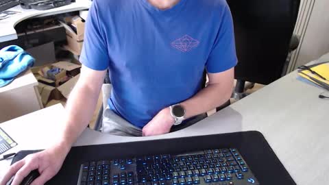 Snapshot of poodledude chatting on 11.10.25 Dave online show from 11.10.25