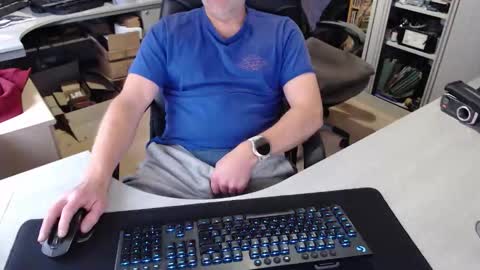 Snapshot of poodledude chatting on 11.12.25 Dave online show from 11.12.25