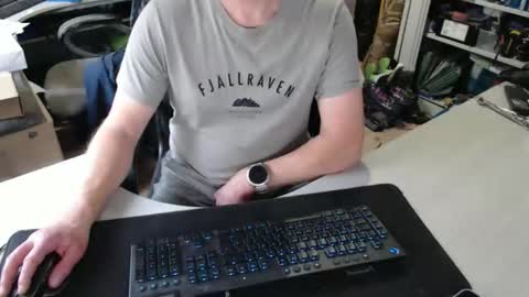 Snapshot of poodledude chatting on 04.01.26 Dave online show from 04.01.26