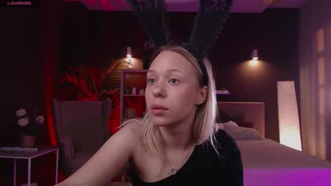 Snapshot of pooja_hegde chatting on 09.26.25 Eva online show from 09.26.25