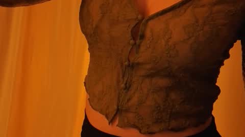 Snapshot of poppybloopy chatting on 01.31.26 April online show from 01.31.26