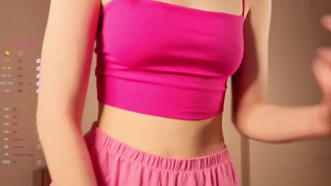 Snapshot of popy_star chatting on 11.11.25 Agnes online show from 11.11.25