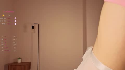 Snapshot of popy_star chatting on 11.26.25 Agnes online show from 11.26.25