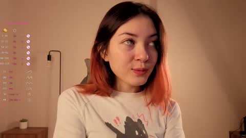 Snapshot of popy_star chatting on 12.19.25 Agnes online show from 12.19.25