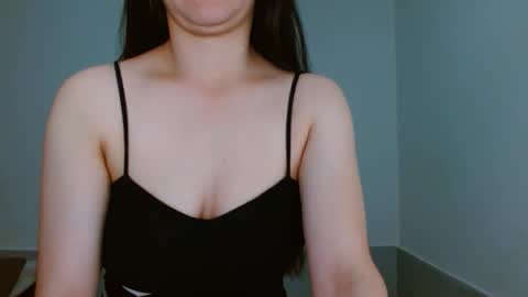 Snapshot of porcelainlux chatting on 11.05.25 porcelainlux online show from 11.05.25