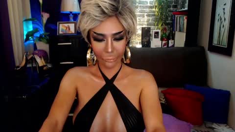 DivaGray online show from 04.08.26