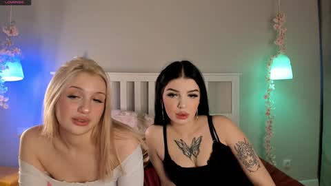 Snapshot of porshes chatting on 12.04.24 HERES SILVIA AND OlIVIA WELCOME EVERYONE LOVENSE DOMI REACT TO YOUR TIPS LETS MAKE A GREAT SHOW TOGETHER online show from 12.04.24