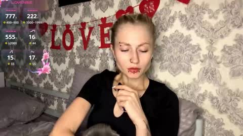 Snapshot of porshes chatting on 09.19.25 HERES SILVIA AND OlIVIA WELCOME EVERYONE LOVENSE DOMI REACT TO YOUR TIPS LETS MAKE A GREAT SHOW TOGETHER online show from 09.19.25