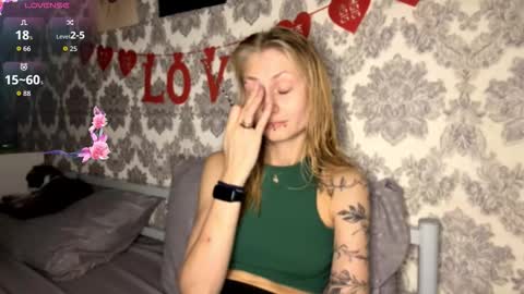 Snapshot of porshes chatting on 10.13.25 HERES SILVIA AND OlIVIA WELCOME EVERYONE LOVENSE DOMI REACT TO YOUR TIPS LETS MAKE A GREAT SHOW TOGETHER online show from 10.13.25