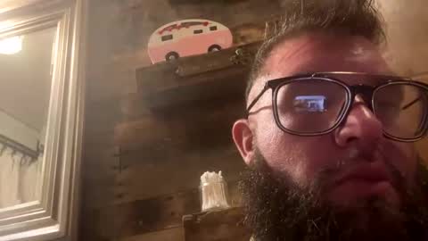 Snapshot of poundsquad305 chatting on 02.15.25 poundsquad305 online show from 02.15.25