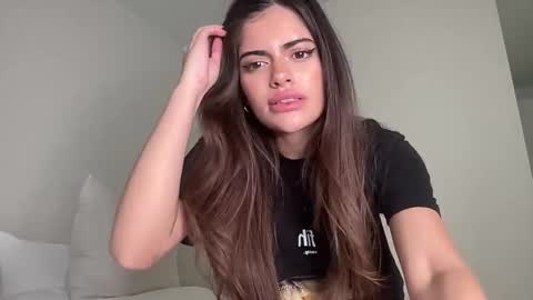 Snapshot of poutyselena chatting on 04.07.26 Selena online show from 04.07.26