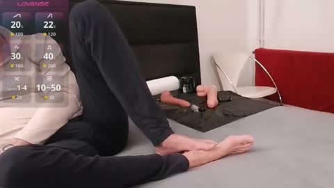 Snapshot of povaridad chatting on 02.14.26 Smooth Daddy online show from 02.14.26